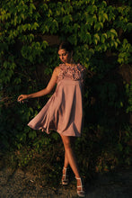 Load image into Gallery viewer, Peonia